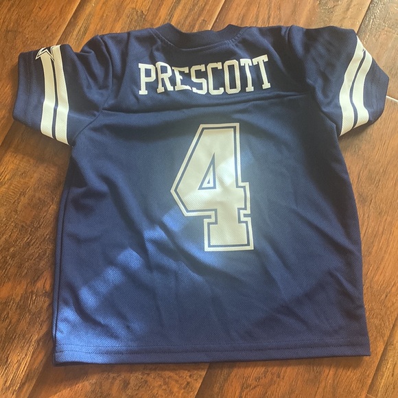 Cowboys jersey in good condition - Picture 2 of 2